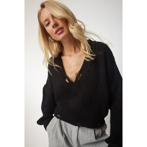 Happiness İstanbul Women's Black Ripped Detailed V-neck Knitwear Sweater
