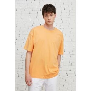 AC&Co / Altınyıldız Classics Men's Cantaloupe Oversized Loose Fit, Crew Neck 100% Cotton T-Shirt.