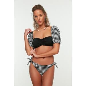 Trendyol Black Gingham Bikini Spodní díl s texturovanou kravatou Regular Leg